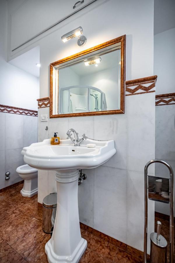 Yid D'Azeglio Luxury Apartment With Parking Флоренция Екстериор снимка