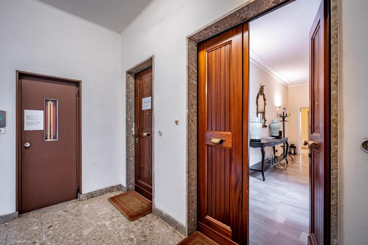 Yid D'Azeglio Luxury Apartment With Parking Флоренция Екстериор снимка