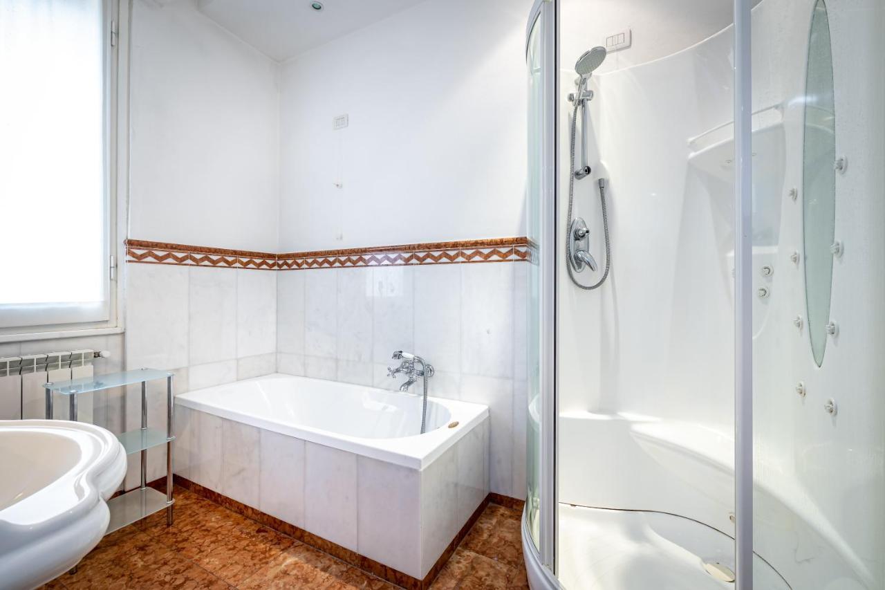 Yid D'Azeglio Luxury Apartment With Parking Флоренция Екстериор снимка